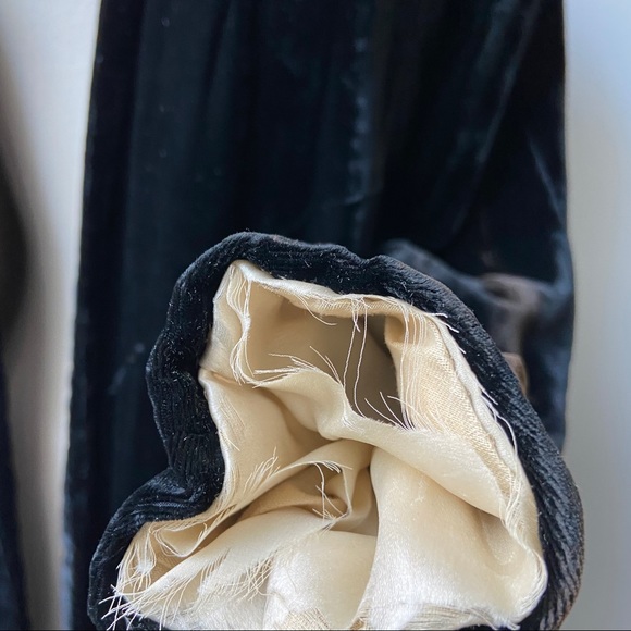 1930’s Velvet Opera Coat - Picture 9 of 13